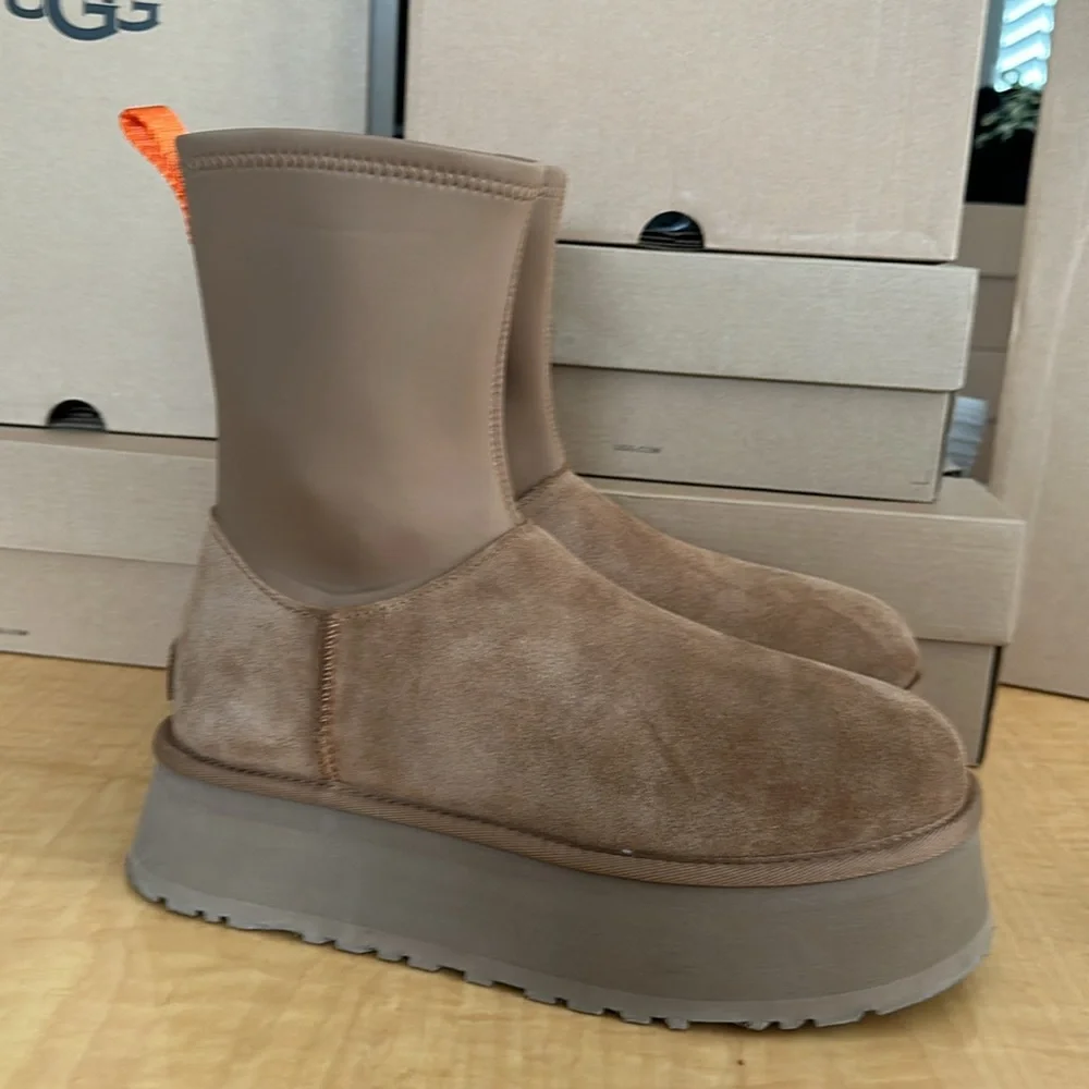 Ugg Women’s Classic Dipper Boot - Picture 3 of 7